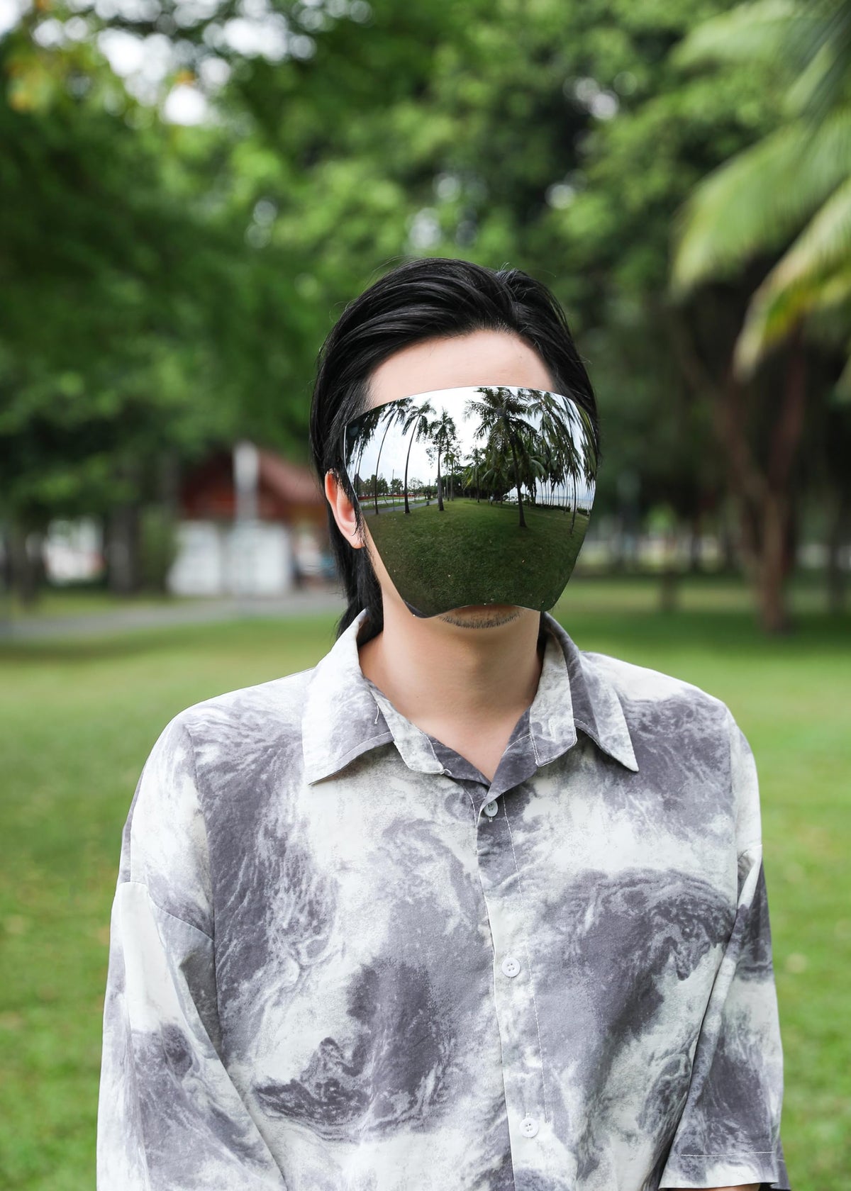 FEISEDY lightweight face shield worn by model for daily wear.