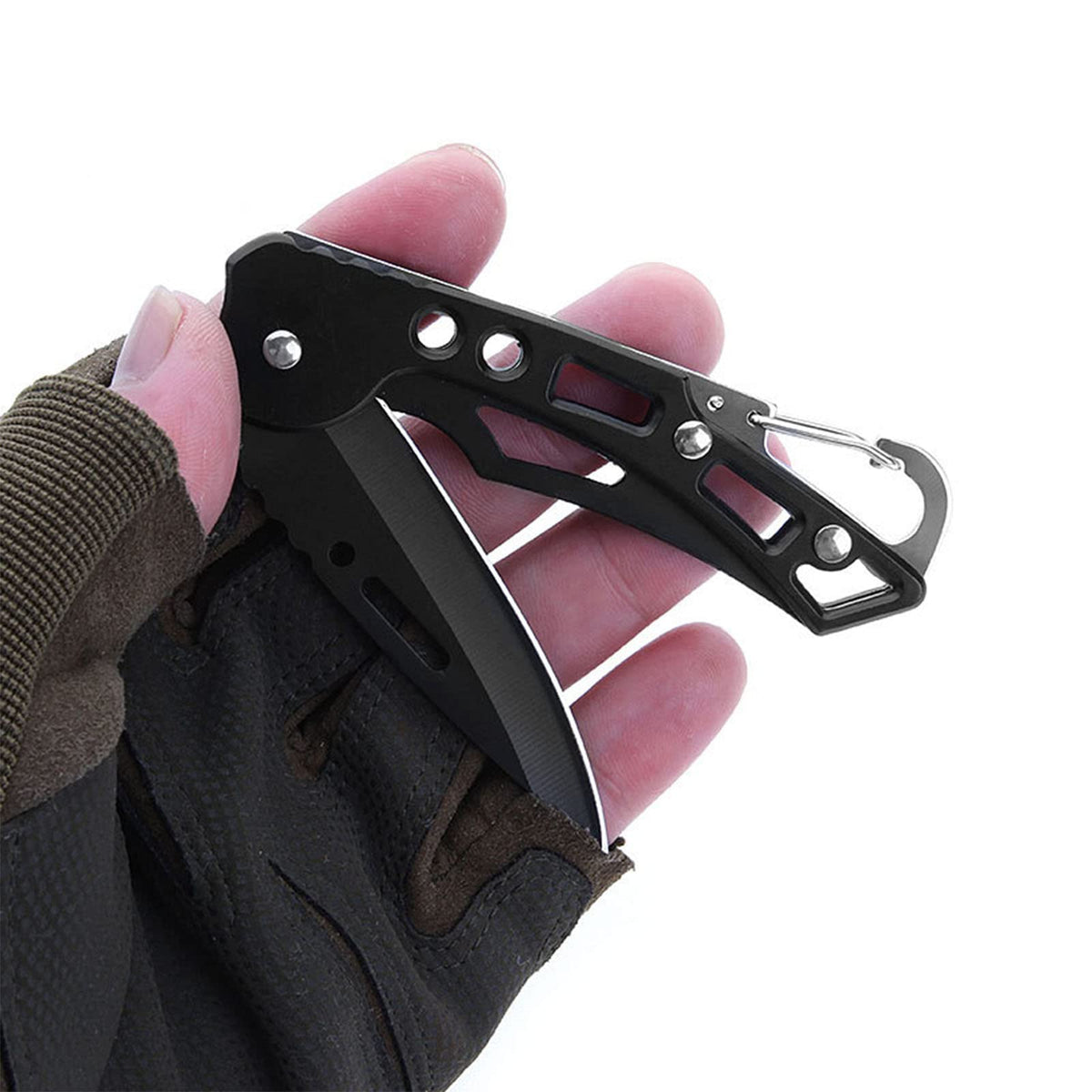 FEIZII black stainless steel blade offers versatile cutting options.