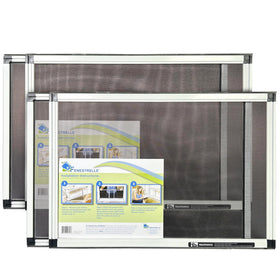 Fenestrelle expandable screen horizontal setup demonstrates quick tool-free installation.