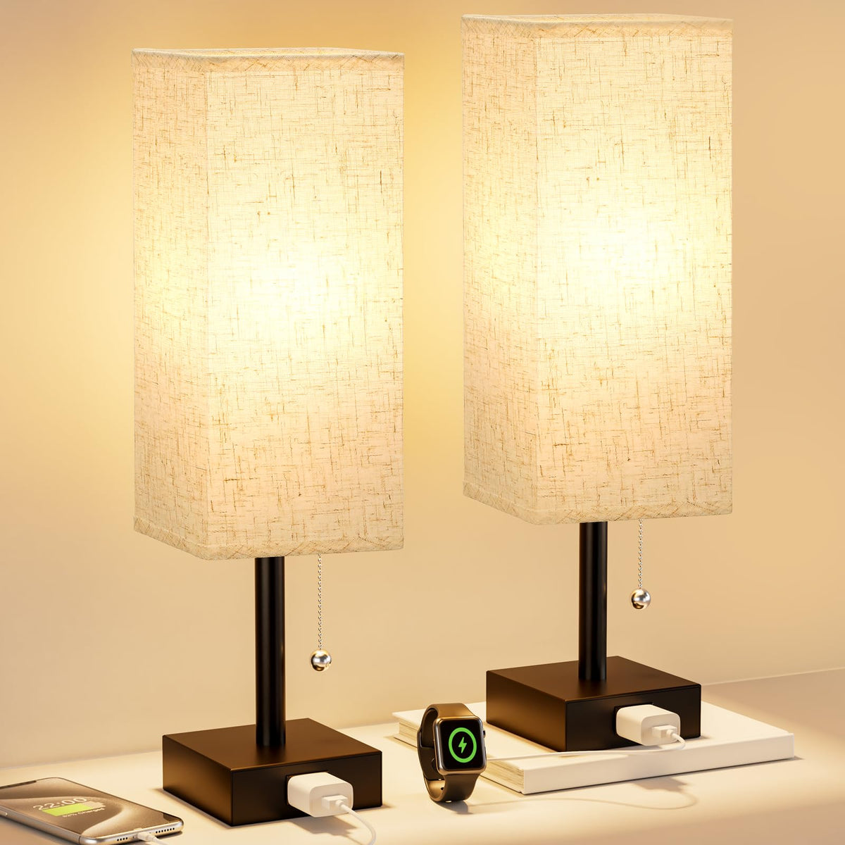 The Fenmzee bedside lamp with pull-chain for easy on/off control.