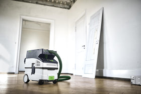 Festool CT MIDI I remote start illustrates hands-free control during tool switching.