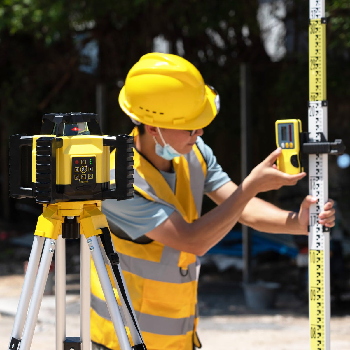 Firecore FRD100 receiver with rod clamp for locating laser lines