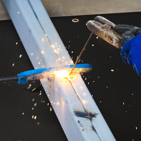 FIREWESS outdoor welding blanket suitable for camping and barbecues.