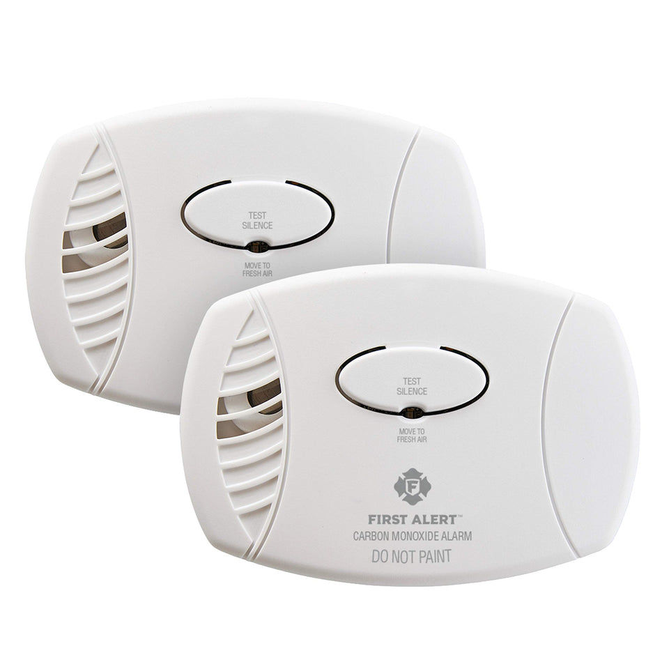 First Alert CO400 front view shows a battery-powered detector ready for quick setup
