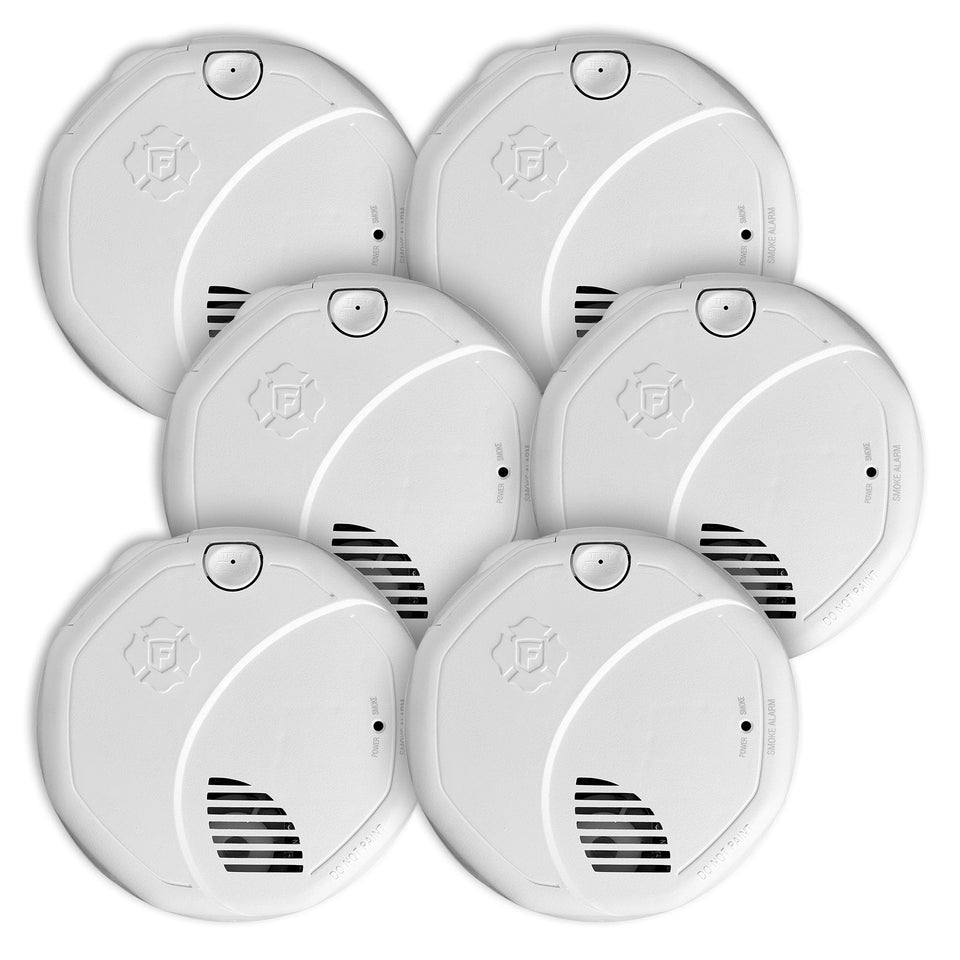 First Alert SM300-AC front view, compact design for reliable early warning.