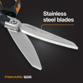 Fiskars PowerArc stainless steel blades resist wear for heavy-duty tasks.