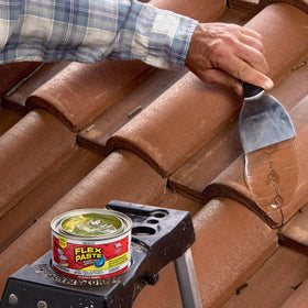 Flex Paste applies-underwater proves underwater application capability on wet surfaces.