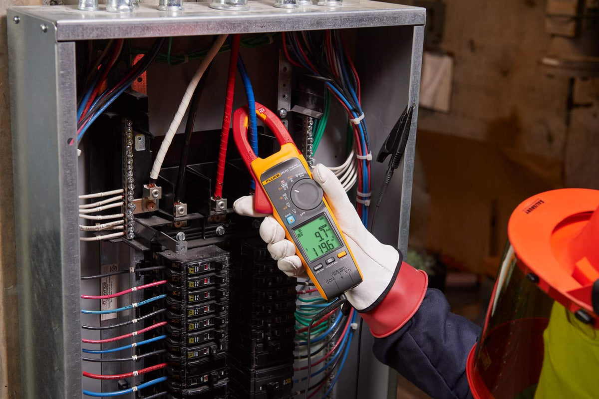 iFlex probe setup with Fluke 378 FC for flexible current measurement.