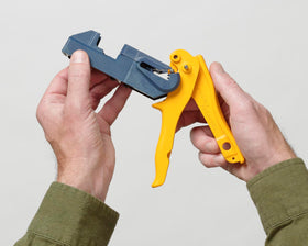 Close-to-wall installation with JR-LEV-2 for tight spaces.
