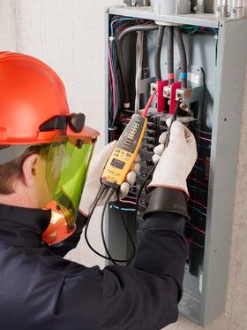 Detachable SlimReach probes on Fluke T+PRO for standards-ready testing