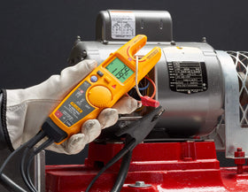 Fluke T6-1000 PRO jaw opening supports large conductors up to AWG 4/0.