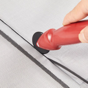 FLYZZZ spline in groove-channel demonstration for secure screen fit.