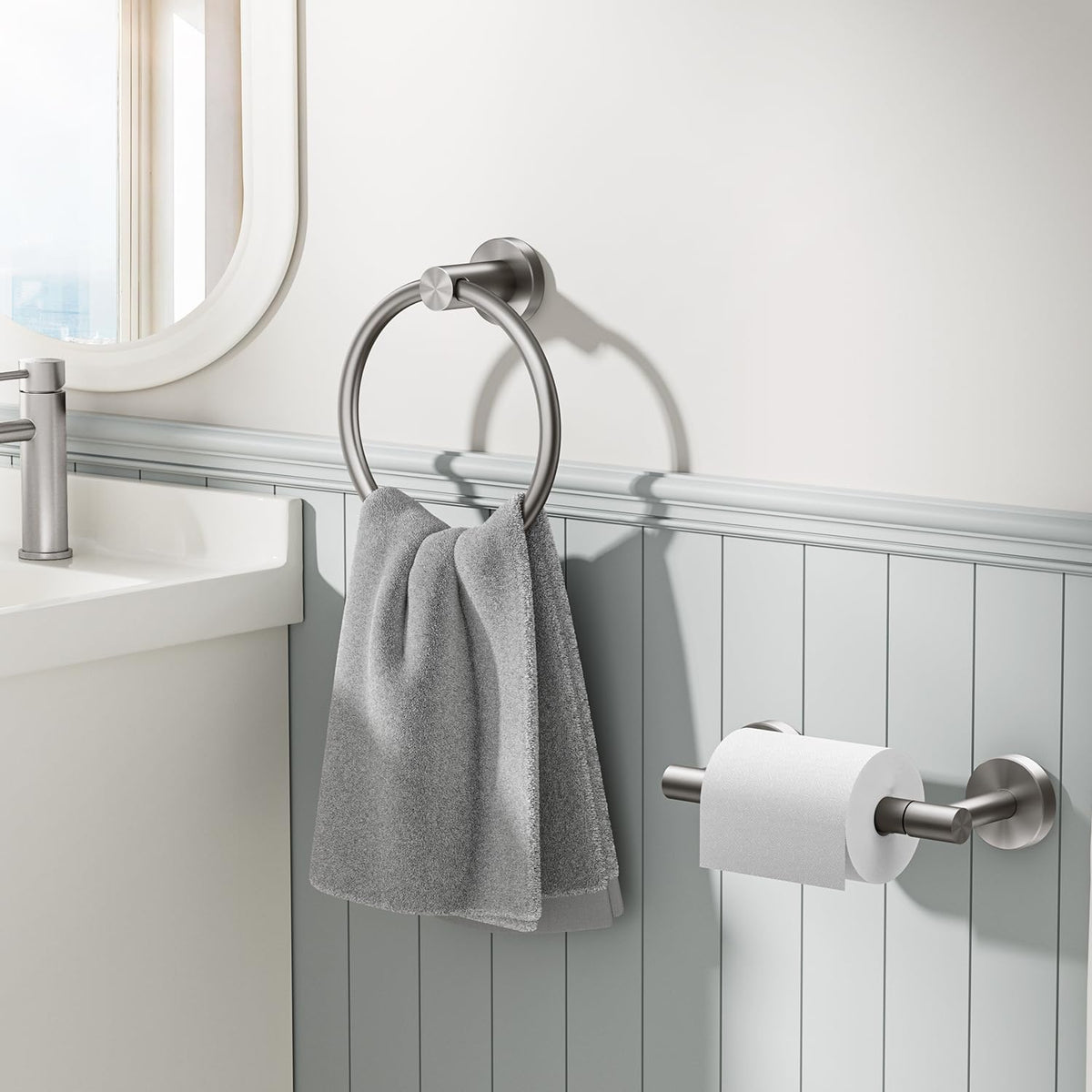 FORIOUS pivoting double-post design secures rolls and simplifies replacement.