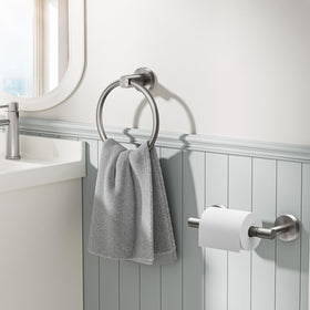 FORIOUS pivoting double-post design secures rolls and simplifies replacement.