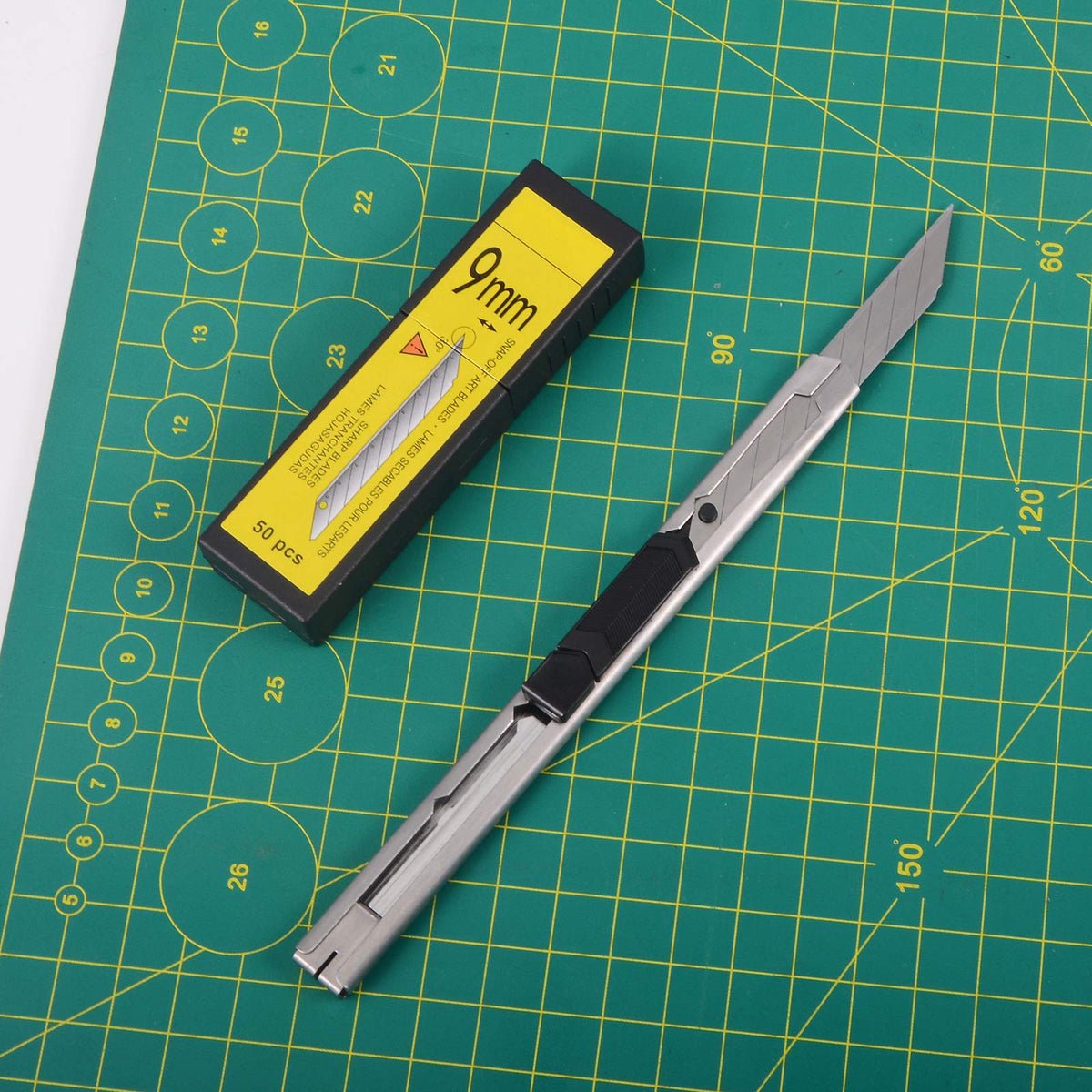 FOSHIO universal 9mm blades fit common knives for versatile projects.
