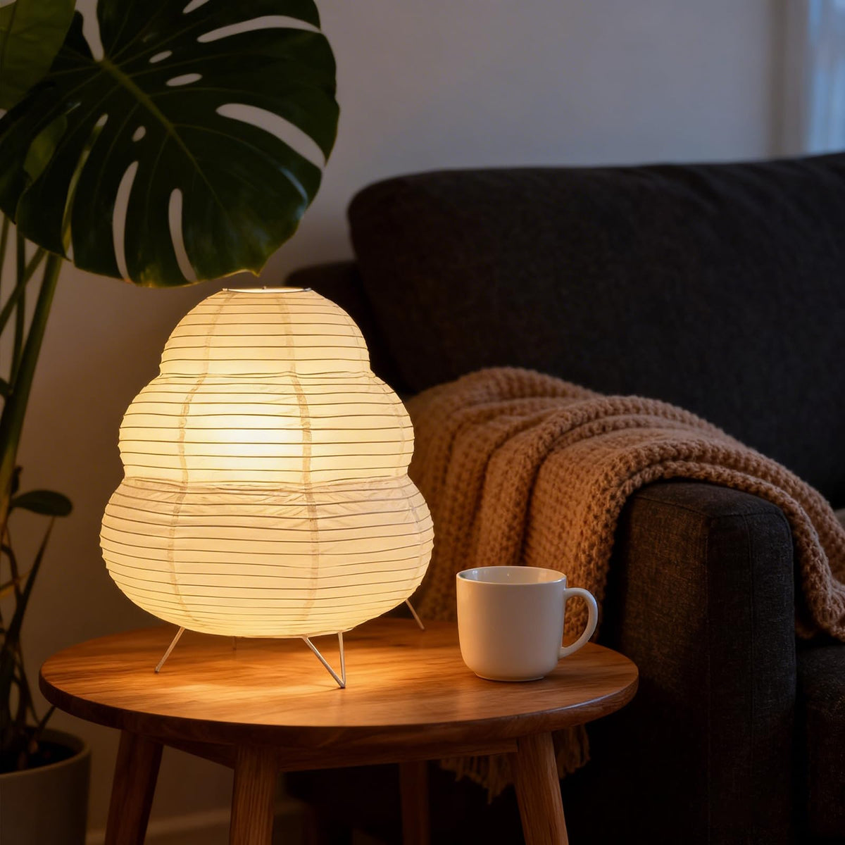 Fosinz Cute Paper Lamp metal base offers sturdy support and modern style.