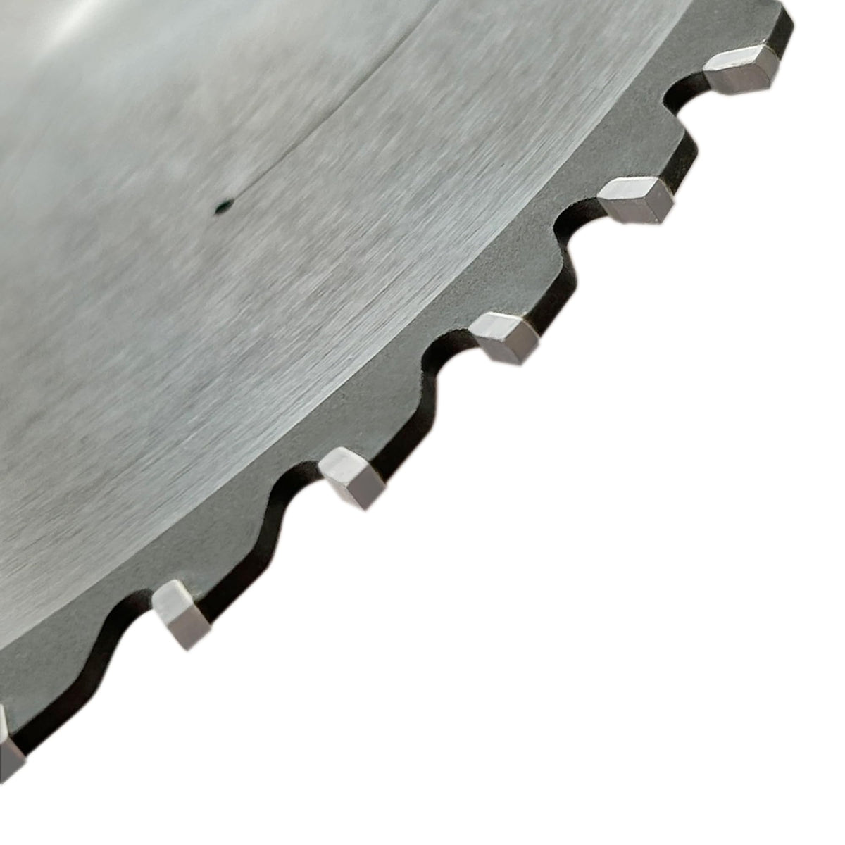 FOXBC blade uses ceramic carbide teeth for durability and reliable cuts