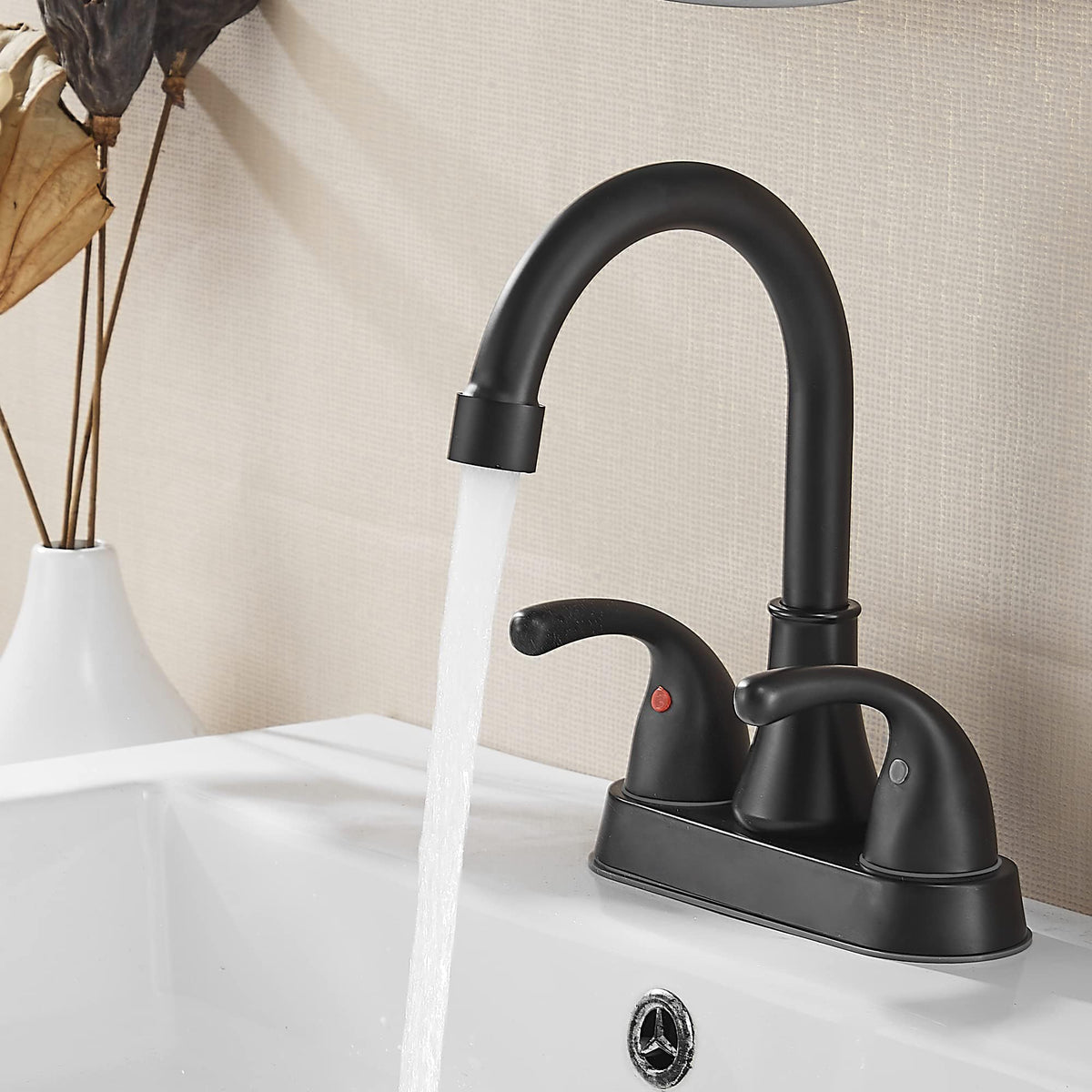 Fransiton matte-black finish resists fingerprints and wear for lasting appeal.