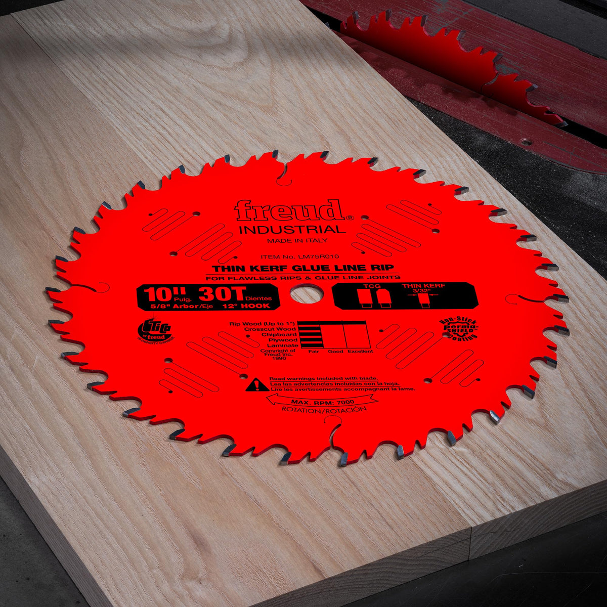 Freud LM74R010 woodwork setup scenario for versatile ripping tasks.