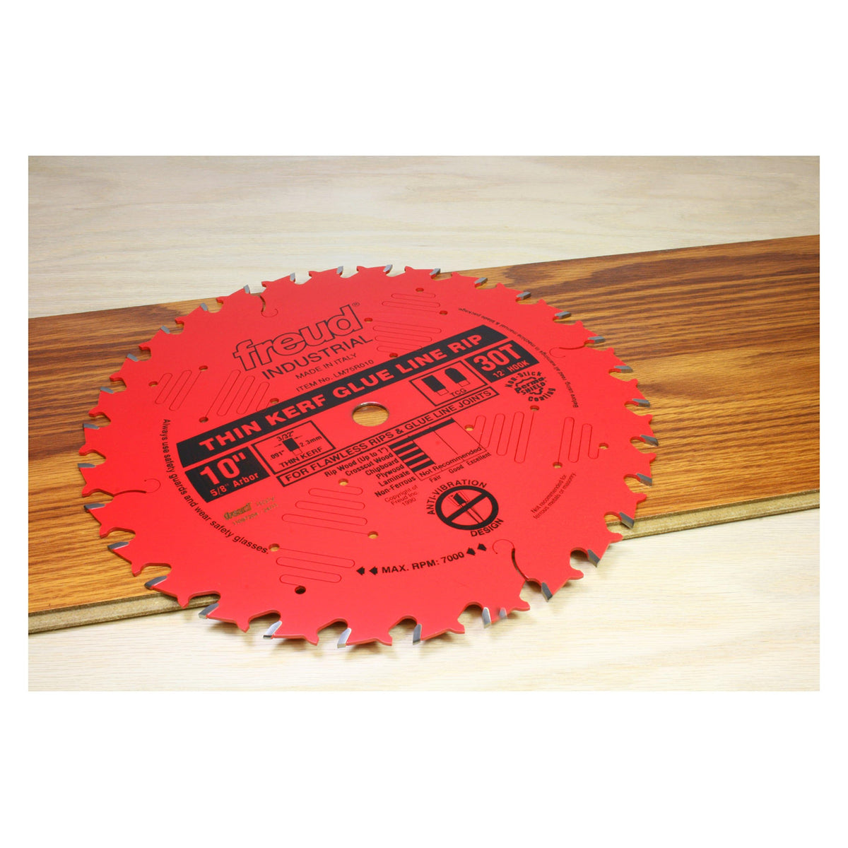 Freud LM75R010 triple-chip tooth design for clean cuts in hardwoods