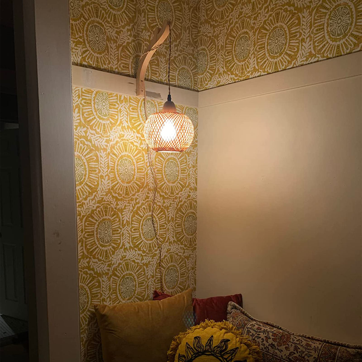 FRIDEKO HOME living-room-ambience enhances cozy evenings.