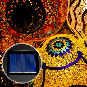 Frienda solar light top; lantern-compatibility fits many outdoor fixtures.
