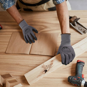 FURWEY gloves in size pack 16 pairs fit a range of hands.