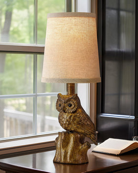 G-SAFAVA antique gold finish adds farmhouse elegance to bedrooms.