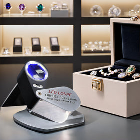 Gain Express Loupe with bright LED lights for clear diamond viewing