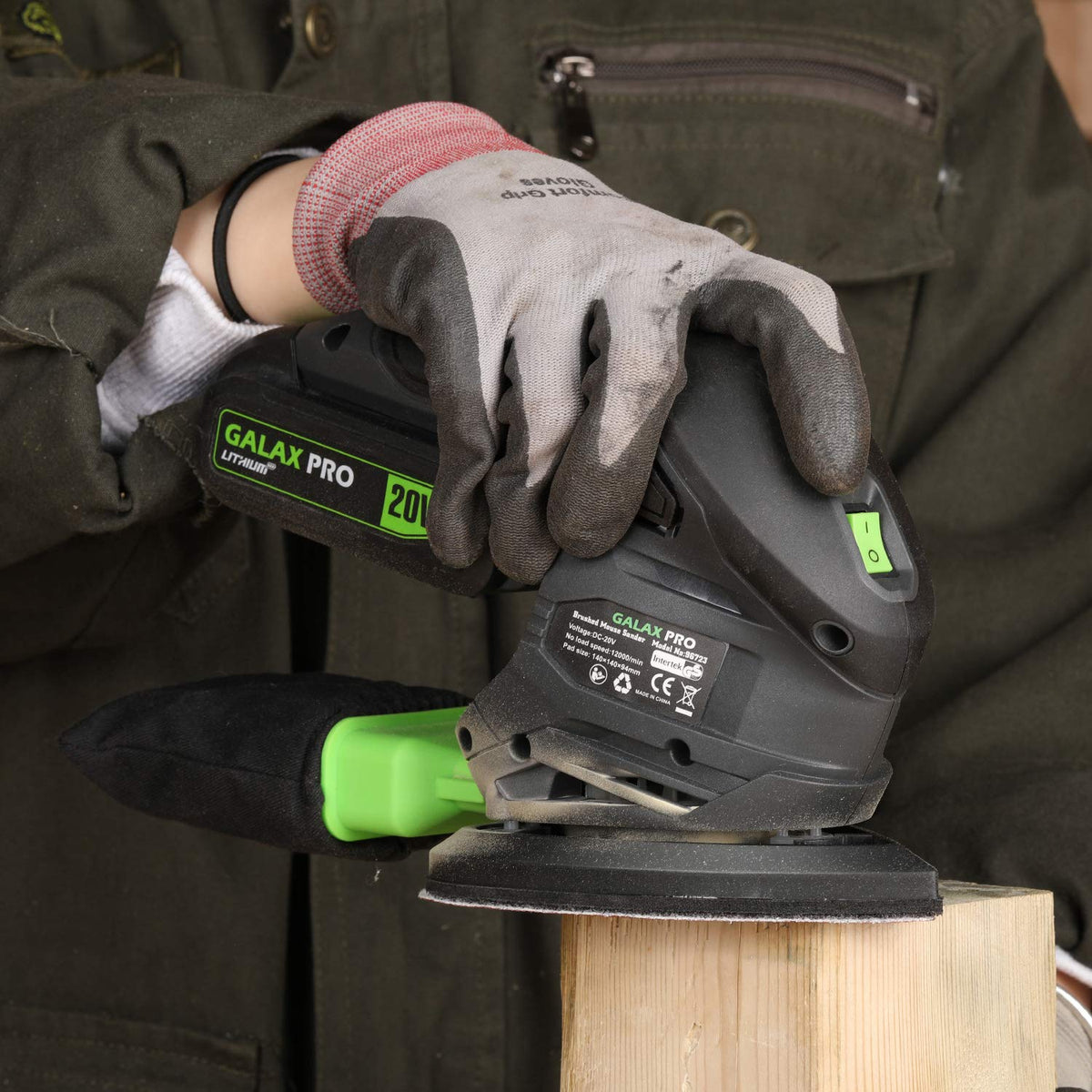 GALAX PRO dust bag attachment stays secure during sanding