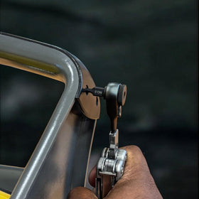 Galvanox double-sided bit holder ensures easy bit retrieval.