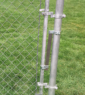 Gate Shut Sta-klos dog-gate-usage helps keep pets contained.