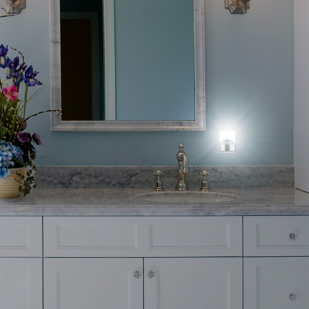 GE two-pack silver night lights suitable for multiple rooms