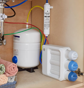 GE reverse osmosis twist-lock design simplifies filter changes.