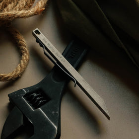 Gear Spool Mighty Bar LT non-sharp tip enables safe, effective leverage in tight spots.