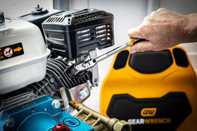 GEARWRENCH 81055 3-degree ratcheting arc for precise turns in cramped areas.