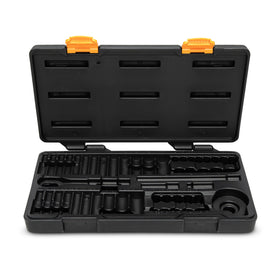 GEARWRENCH 80300P blow-mold case keeps the set organized and portable.