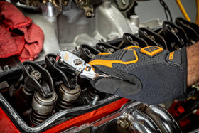 GEARWRENCH 81212XP stubby 4.74-inch handle reaches confined spaces with ease.