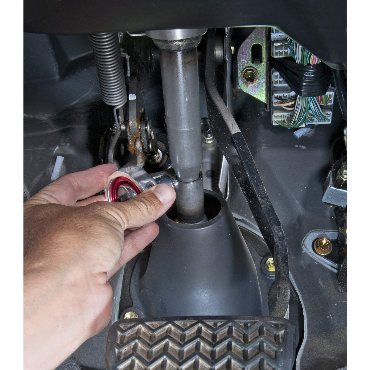 GEARWRENCH 81270 5 degree swing arc enables smooth turning in cramped spaces