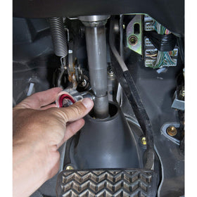 GEARWRENCH 81270 5 degree swing arc enables smooth turning in cramped spaces
