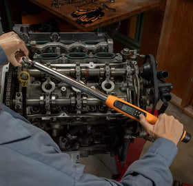 GEARWRENCH 85077 warranty and calibration note signals quality support.