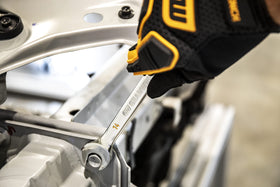GearWrench 86910 longer beam enhances reach and leverage during use.