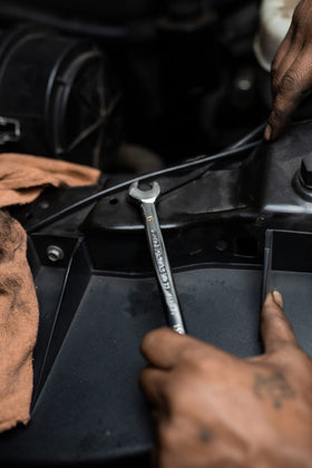 12-point ratcheting end fits 6- and 12-point fasteners