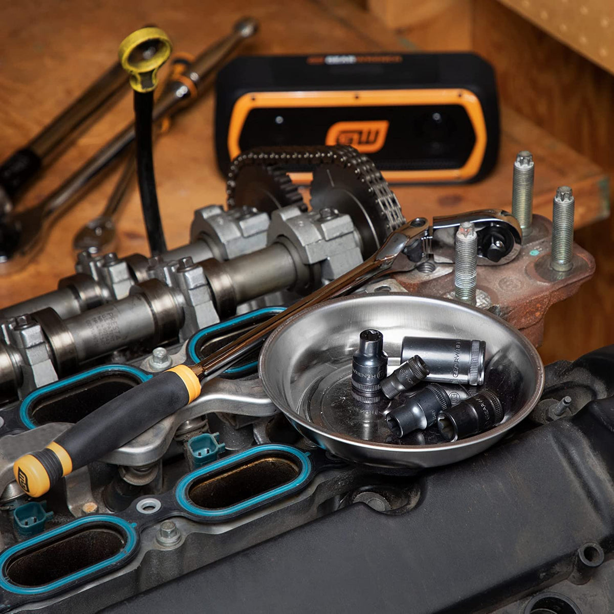Compact GearWrench set ideal for toolboxes and workbenches