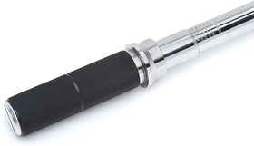 GEARWRENCH torque wrench case keeps the tool organized during transport