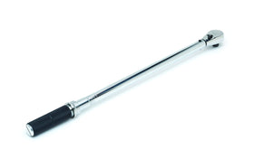 GEARWRENCH torque wrench with scale aids accurate torque measurements