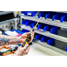 GEARWRENCH torque screwdriver ergonomic handling shown in hand for comfortable operation.