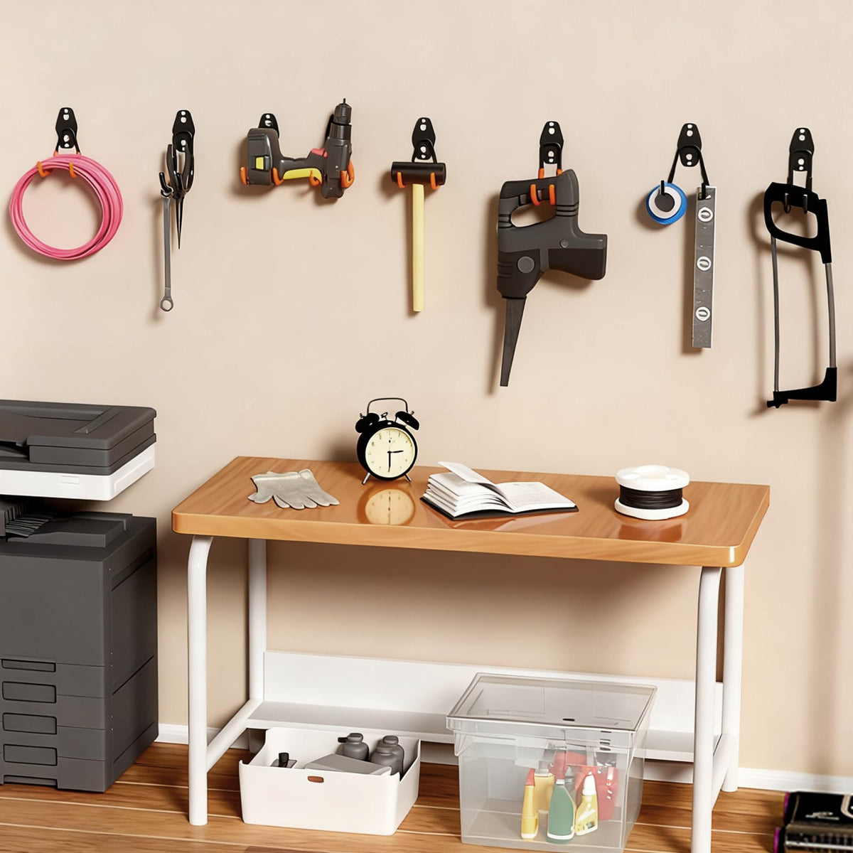 GeeWatom anti-slip hooks prevent slipping during daily garage use.
