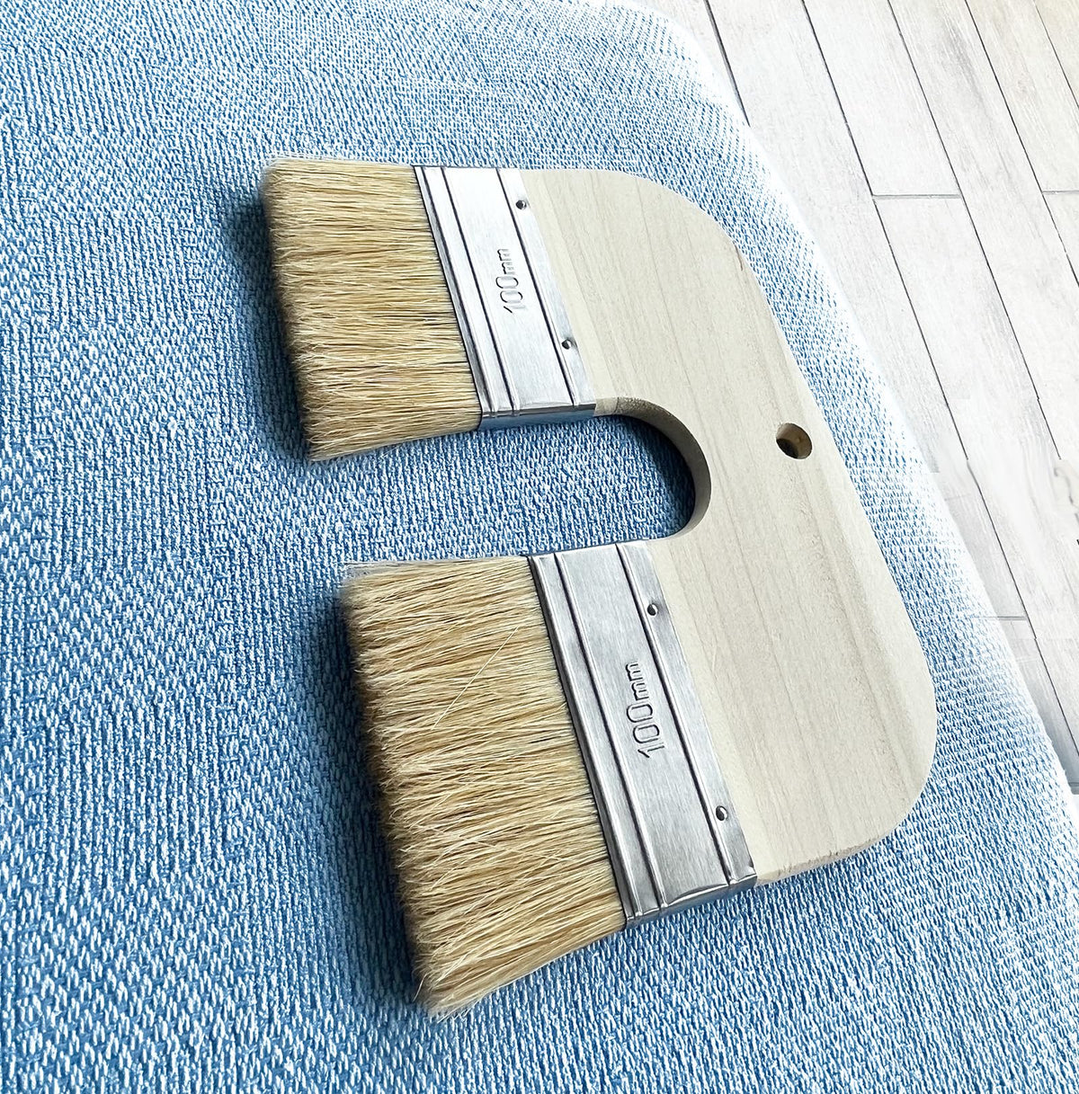 Generic limewash brush durable materials minimize shedding on rough surfaces