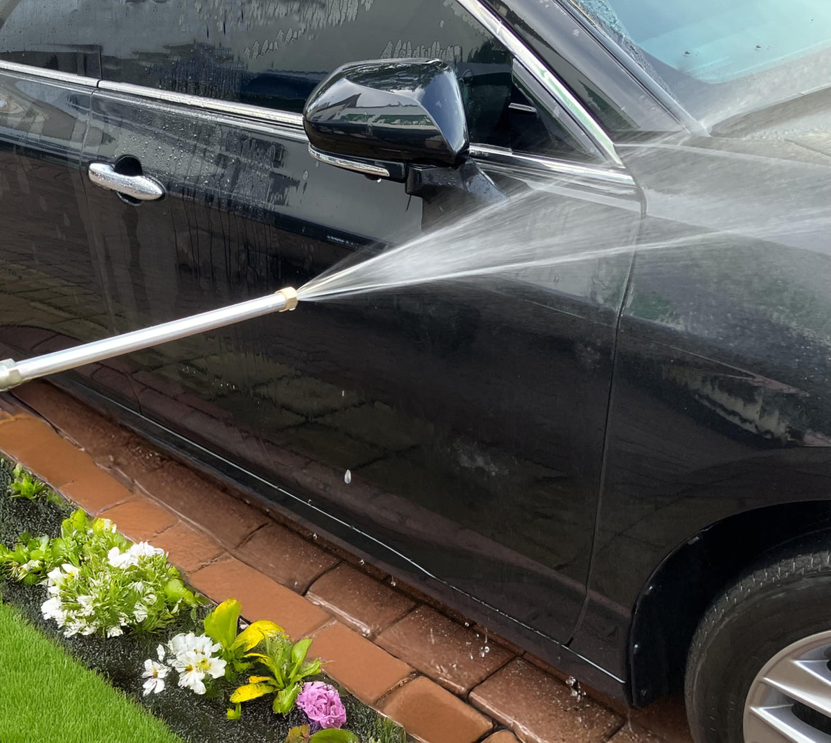 Generic mist mode provides gentle watering for delicate tasks.